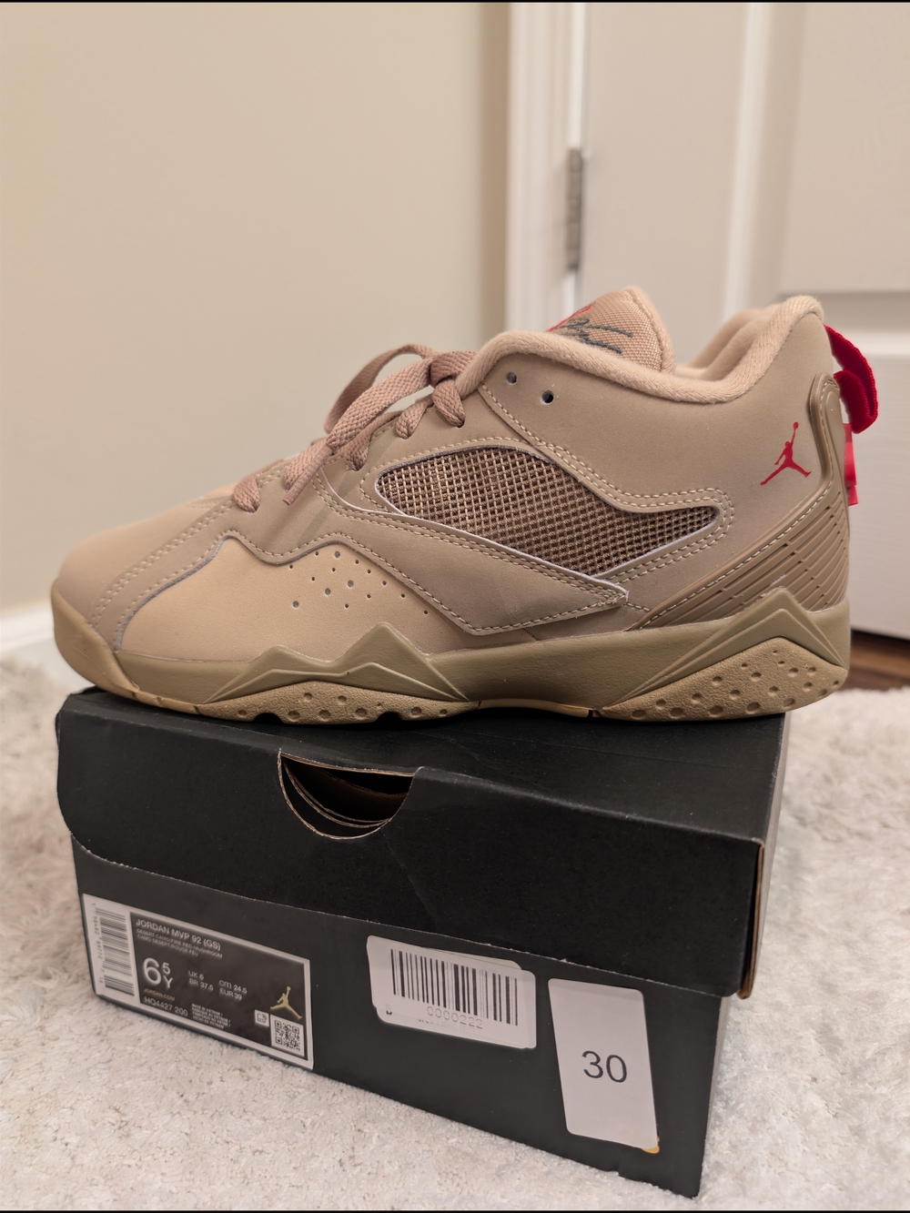Jordan MVP 92' Tan & Red Low-Top Sneakers! Size 6.5y Or 8 Women